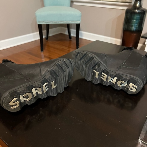 Sorel boots - Picture 3 of 4